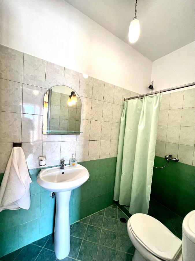 J&B Rooms Dhermi Exterior photo