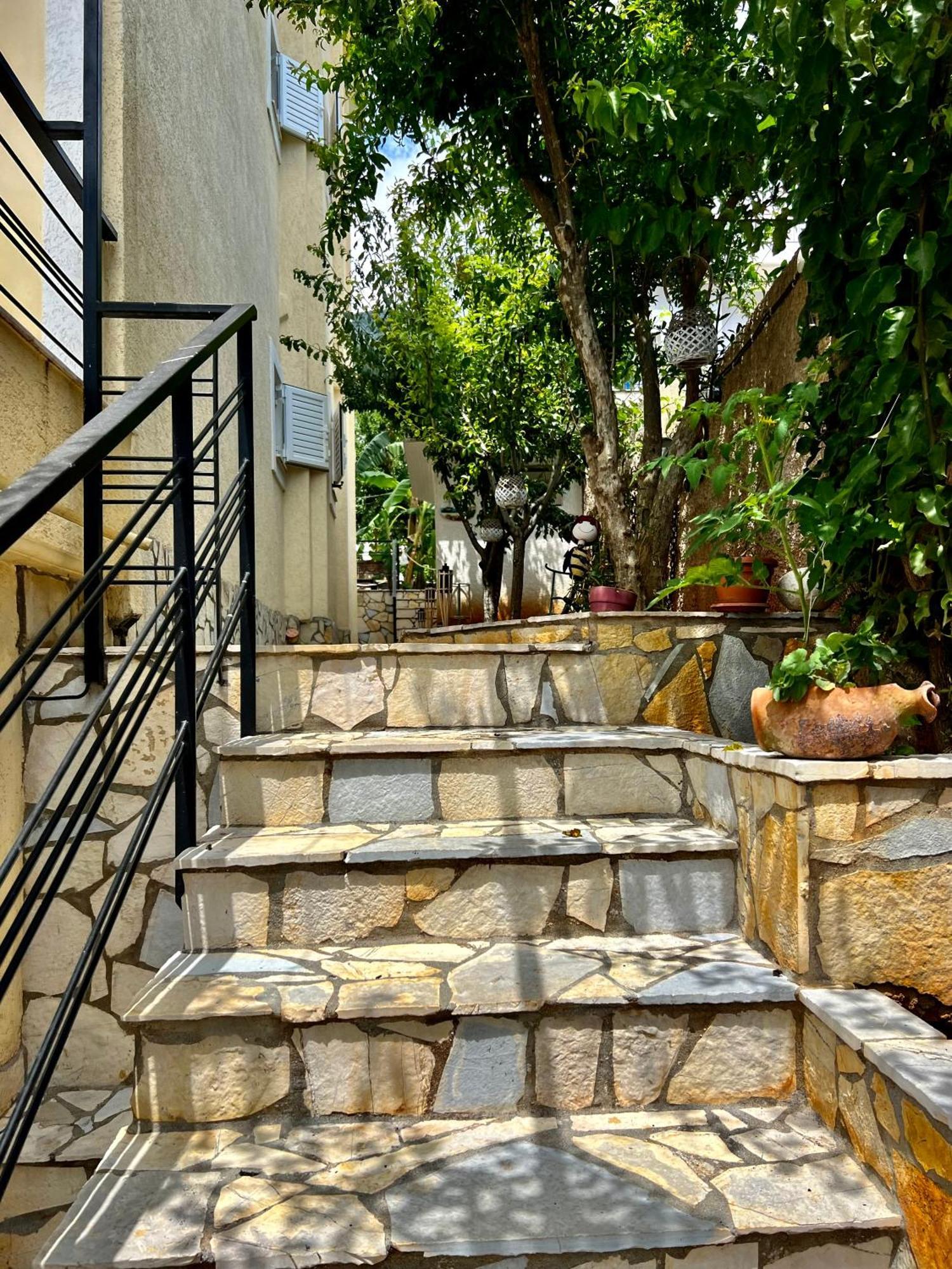 J&B Rooms Dhermi Exterior photo