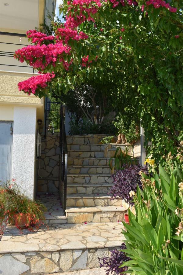 J&B Rooms Dhermi Exterior photo